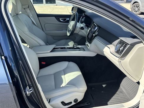 Used 2023 Volvo S60 B5 Plus w/ Climate Package image 27
