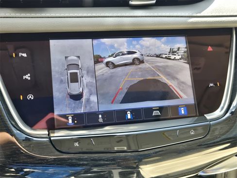 Used 2024 Cadillac XT6 Premium Luxury w/ Technology Package image 21