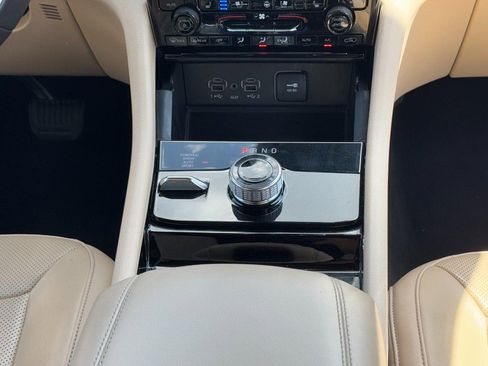 Used 2023 Jeep Grand Cherokee Limited w/ Luxury Tech Group II image 14