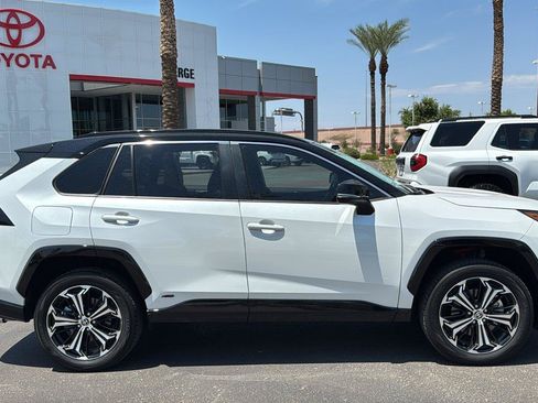 Used 2025 Toyota RAV4 XSE AWD/4WD image 10