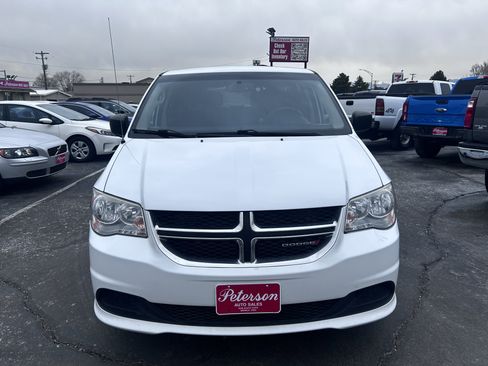 Used 2017 Dodge Grand Caravan SE w/ UConnect Hands-Free Group image 3