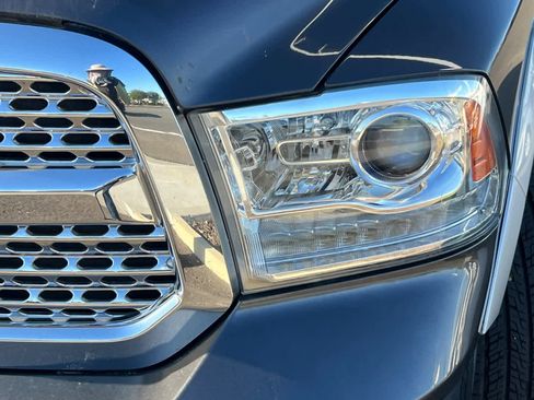 Used 2017 RAM 1500 Laramie w/ Convenience Group AWD/4WD image 11