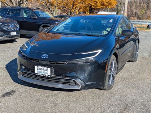 Used 2023 Toyota Prius XLE image 3