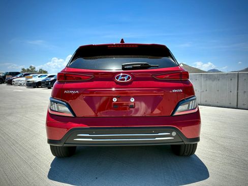 Used 2022 Hyundai Kona Limited FWD image 7