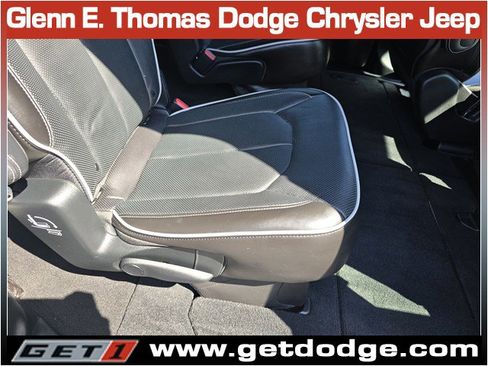 Used 2023 Chrysler Pacifica Limited w/ Uconnect Theater Family Group image 31