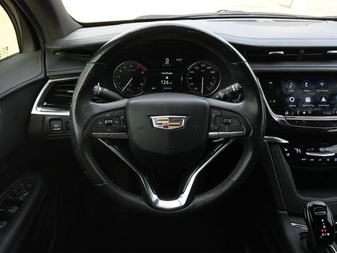 Used 2022 Cadillac XT6 Premium Luxury image 10