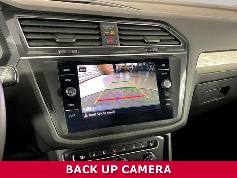 Used 2020 Volkswagen Tiguan SE w/ Panoramic Sunroof Package AWD/4WD image 14