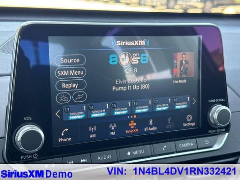 Used 2024 Nissan Altima 2.5 SV FWD image 31