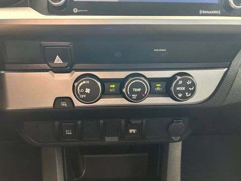 Used 2022 Toyota Tacoma SR5 RWD image 43