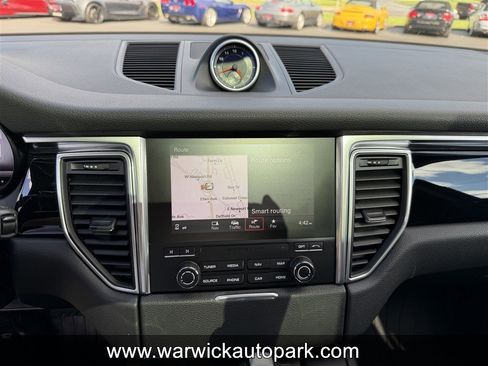 Used 2017 Porsche Macan S image 8