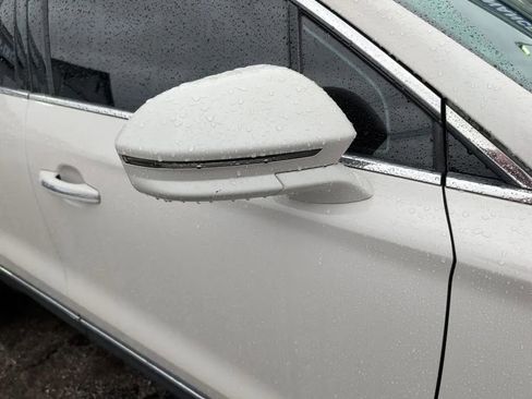 Used 2019 Lincoln MKC Select w/ Select Plus Package FWD image 17