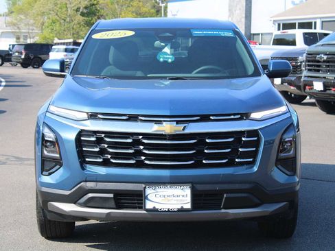 Used 2025 Chevrolet Equinox LT FWD image 2