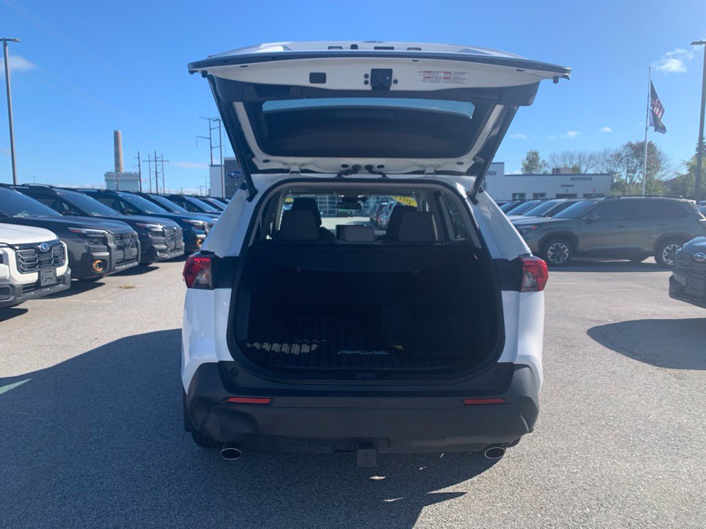 Used 2022 Toyota RAV4 XLE w/ Convenience Package AWD/4WD image 27