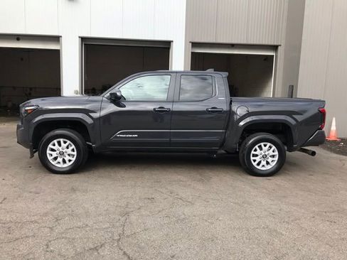 Certified 2025 Toyota Tacoma SR5 image 6