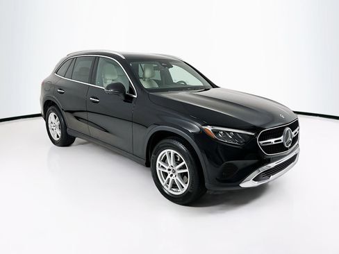 Used 2026 Mercedes-Benz GLC 300 image 1