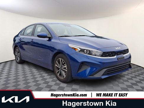 Certified 2023 Kia Forte LXS FWD image 1