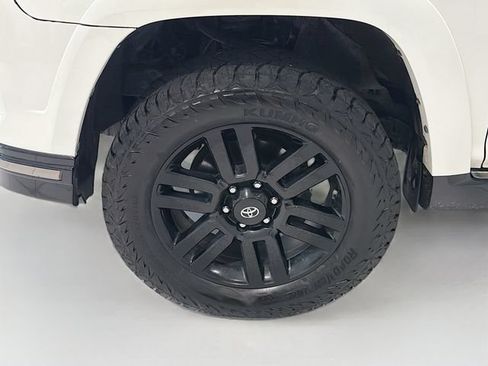 Used 2019 Toyota 4Runner Limited AWD/4WD image 28