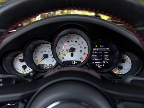 Certified 2018 Porsche 911 GT3 RWD image 34