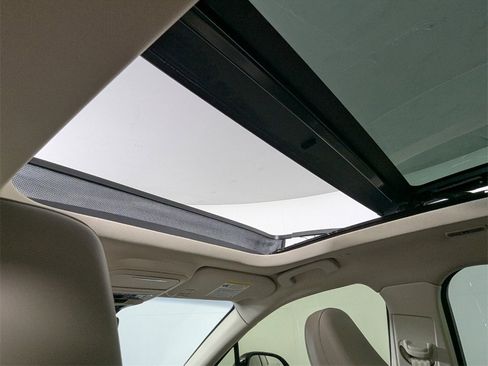 Used 2022 Lincoln Corsair Reserve w/ Elements Package image 25