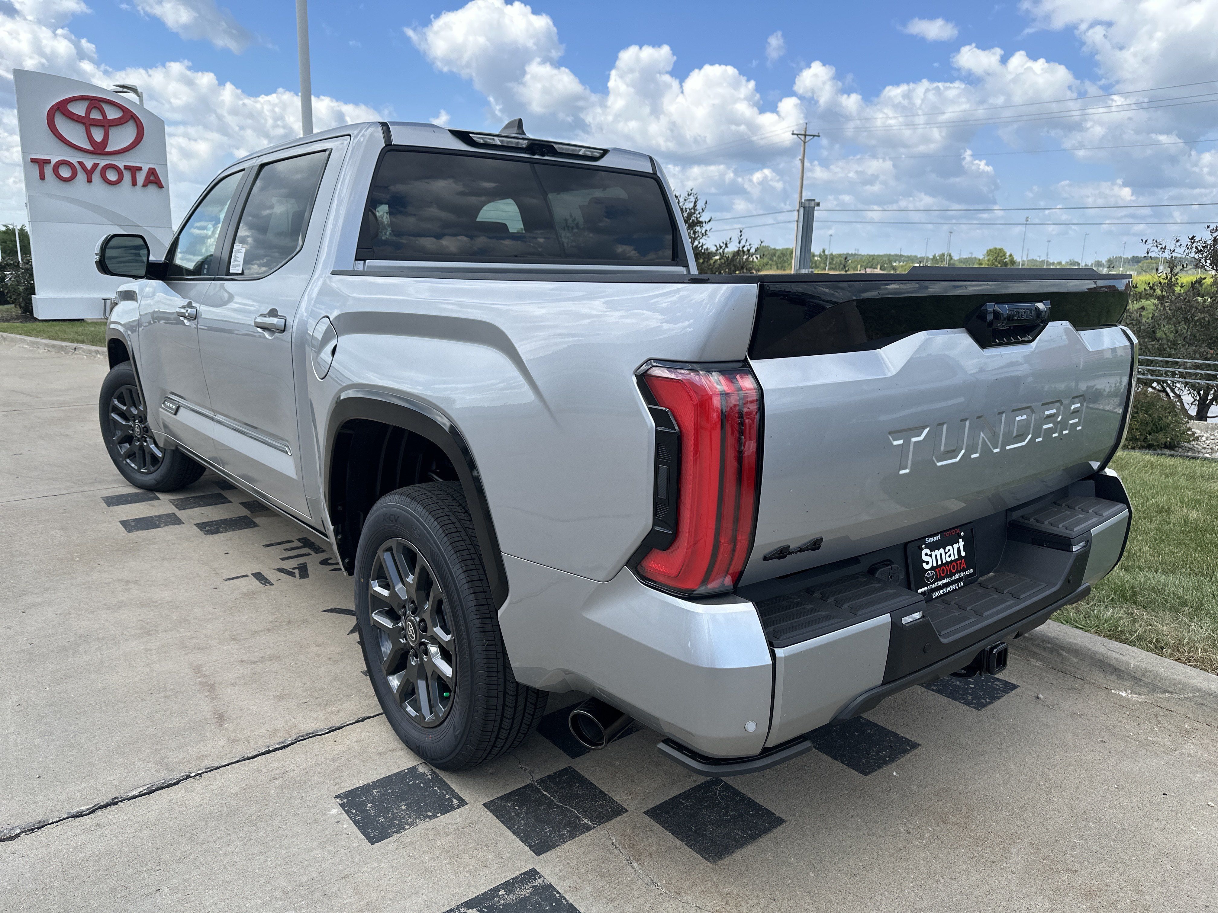 Used 2026 Toyota Tundra Platinum AWD/4WD image 4