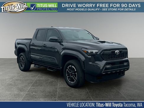 Used 2025 Toyota Tacoma TRD Sport image 1