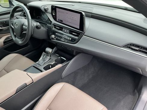 Used 2024 Lexus ES 350 w/ Premium Package FWD image 17