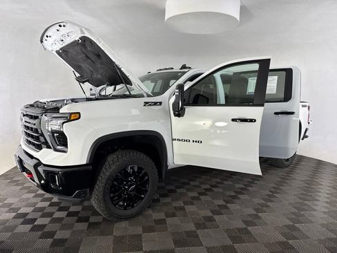 Used 2026 Chevrolet Silverado 2500 LT w/ Trail Boss Package AWD/4WD image 13
