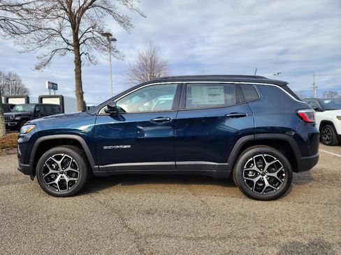 New 2026 Jeep Compass Limited image 9
