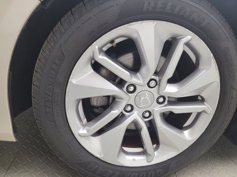 Used 2018 Honda Accord LX image 31