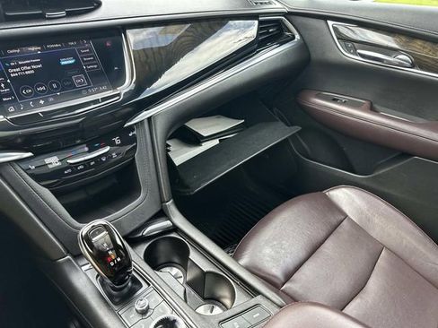 Used 2020 Cadillac XT6 Premium Luxury FWD image 32