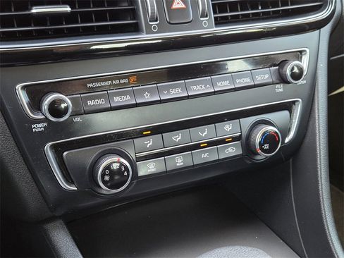 Used 2019 Kia Optima LX image 21