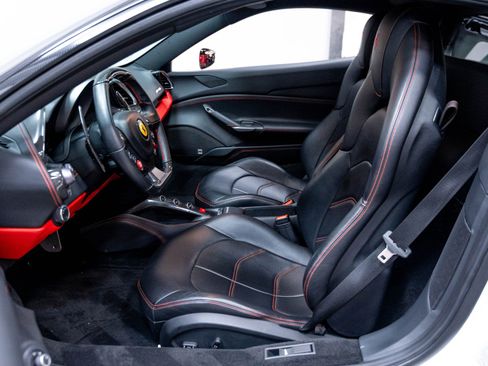 Used 2016 Ferrari 488 GTB RWD image 6