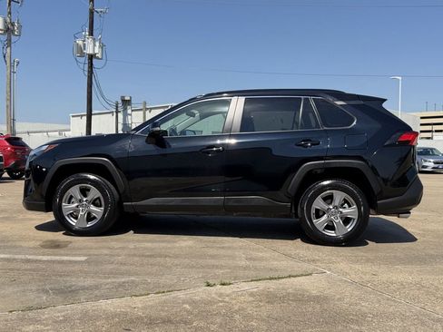 Used 2025 Toyota RAV4 XLE FWD image 6