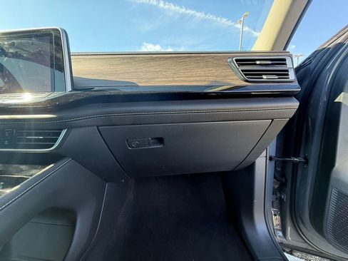 Used 2025 Volkswagen Atlas SEL image 30