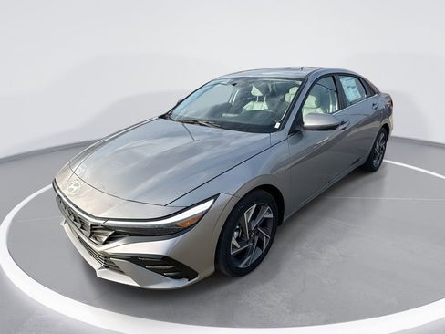 New 2025 Hyundai Elantra Limited image 1