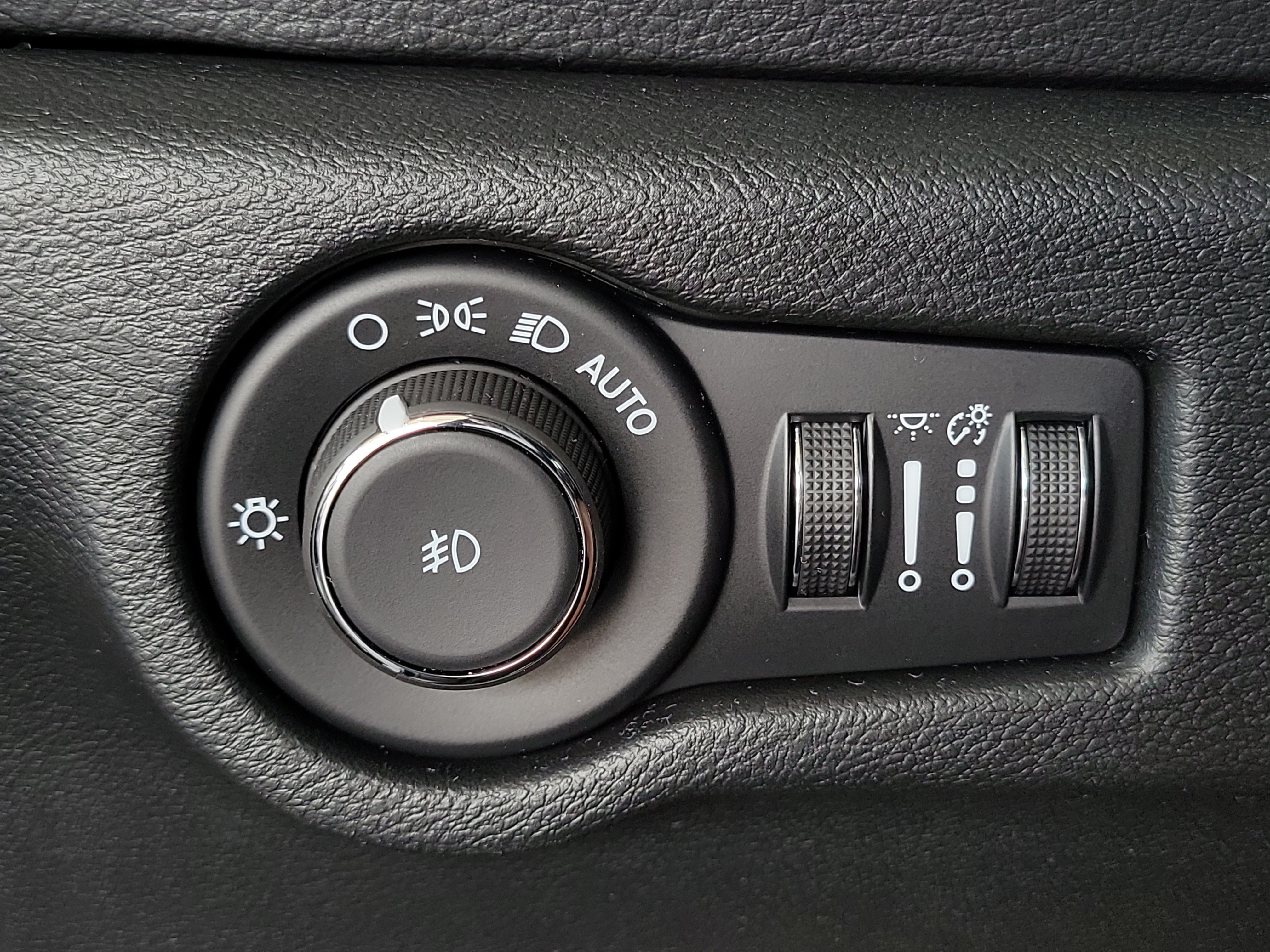 New 2026 Chrysler Pacifica Select FWD image 21