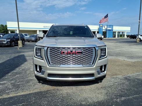Used 2024 GMC Yukon Denali w/ Denali Reserve Package AWD/4WD image 8