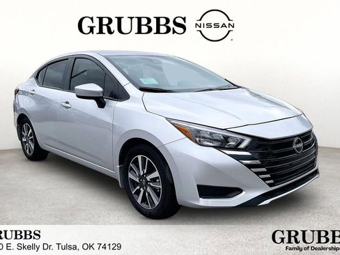 Used 2025 Nissan Versa SV w/ Trunk Package FWD image 1