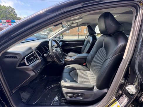 Used 2024 Toyota Camry SE FWD image 9