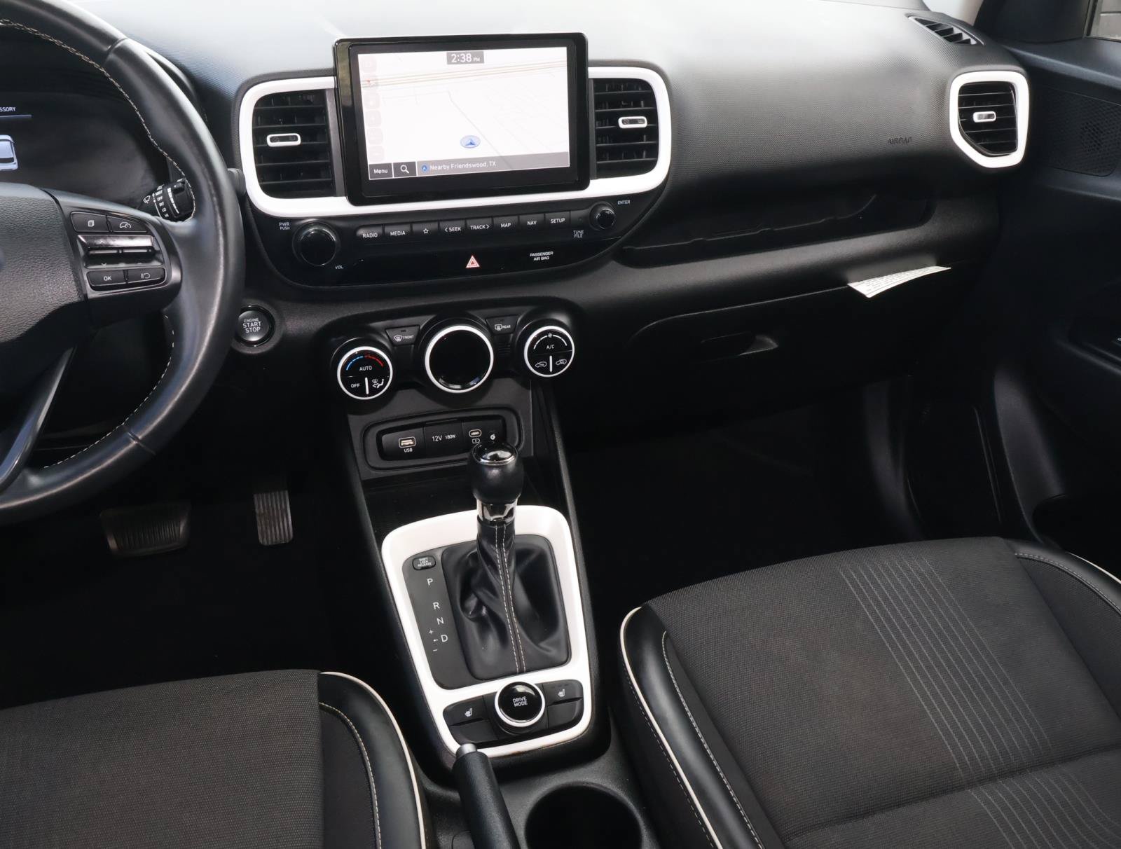 Used 2025 Hyundai Venue Limited FWD image 11
