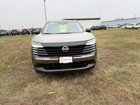 New 2026 Nissan Kicks SV w/ SV Premium Package image 2