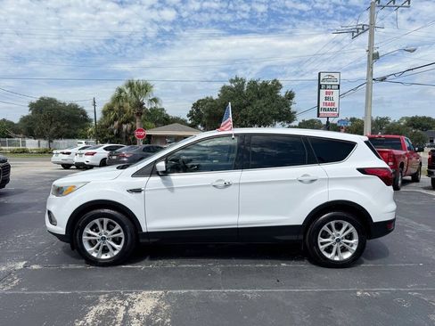 Used 2019 Ford Escape SE FWD image 4