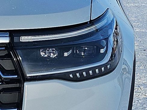 Used 2026 Ford Explorer Platinum w/ LUX Leather Package image 18