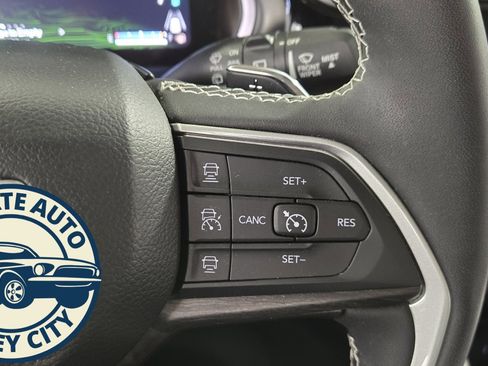 Used 2022 Jeep Grand Cherokee Limited 4xe image 13