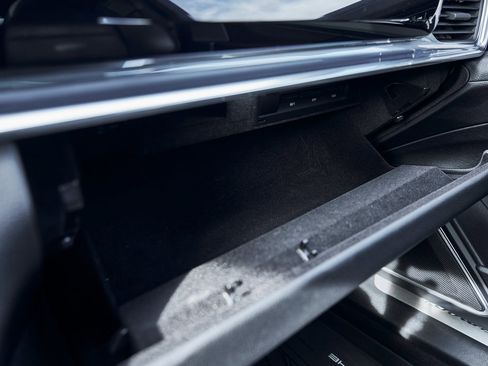 Used 2020 Porsche Panamera 4 image 82