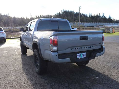 Used 2021 Toyota Tacoma TRD Off-Road image 7
