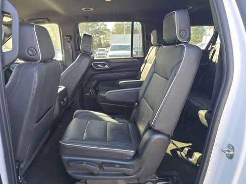 Used 2023 Chevrolet Suburban Premier image 30