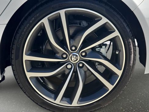 Used 2024 Jaguar XF R-Dynamic SE image 34