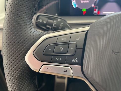 New 2026 Volkswagen Tiguan SE R-Line AWD/4WD image 17