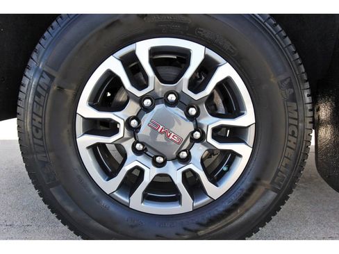 Used 2023 GMC Sierra 2500 SLT w/ SLT Convenience Package AWD/4WD image 29